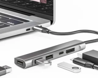 USB-C hub multiport adapter