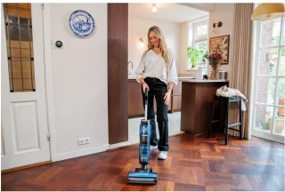 Ecowell PA05 nat- en droogstofzuiger met basisstation zwart/blauw