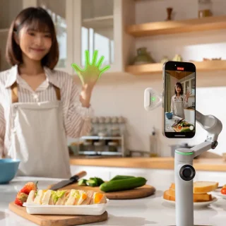 Insta360 Flow 2 Gimbal Bundle