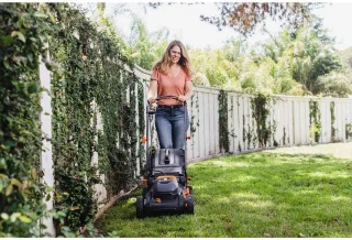 Accugrasmaaier - Professionele Grasmaaiers - Gazontrimmer - Snijbreedte 40 cm - met Mulchfunctie - Krachtige Borstelloze Motor - Zonder Kabel - Accu - Oplader - 40V - Ideaal voor Tuinen tot 500 m² - Zwart