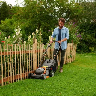 Accugrasmaaier - Professionele Grasmaaiers - Gazontrimmer - Snijbreedte 40 cm - met Mulchfunctie - Krachtige Borstelloze Motor - Zonder Kabel - Accu - Oplader - 40V - Ideaal voor Tuinen tot 500 m² - Zwart