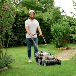 Accugrasmaaier - Professionele Grasmaaiers - Gazontrimmer - Snijbreedte 40 cm - met Mulchfunctie - Krachtige Borstelloze Motor - Zonder Kabel - Accu - Oplader - 40V - Ideaal voor Tuinen tot 500 m² - Zwart