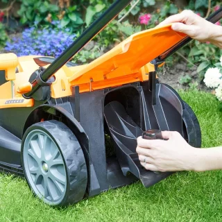Accugrasmaaier - Elektrische Grasmaaiers - Gazontrimmer - Grastrimmer - met Mulchmaat 40L - Snijbreedte 37cm - Maaibreedte 300m² - Maaihoogte op 6 Niveaus - 2 x 4000 mAh Lithium-ion Accu - Oplader - 24V - Zwart&Oranje