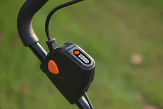 Accu-verticuteermachine
