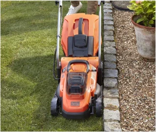 B+D 18V 2x 2.5Ah 33cm Grasmaaier met 35L Bak