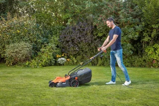 B+D Easy Steer 38cm Maaier 1600W 45L