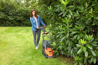 B+D Easy Steer 38cm Maaier 1600W 45L