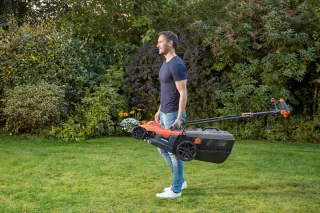 B+D Easy Steer 38cm Maaier 1600W 45L