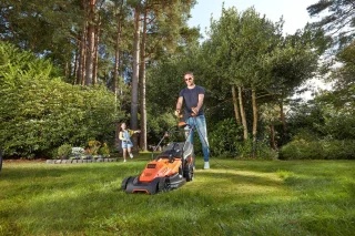 B+D Easy Steer 42cm 1800W Maaier 50L