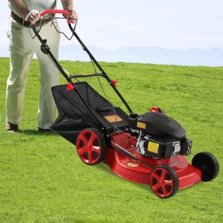 Benzine grasmaaier rood