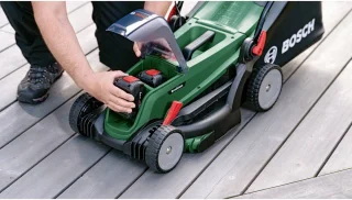 Bosch UniversalRotak 18V-37 Accu Grasmaaier Solo