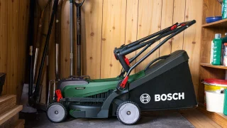Bosch UniversalRotak 2x18V-37-550 accu-grasmaaier set