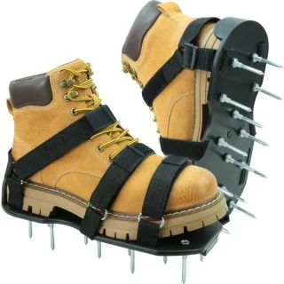 Grasmaaierschoenen met spikes
