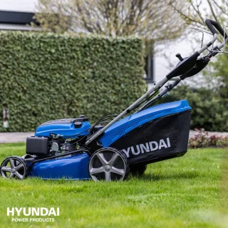 HYUNDAI grasmaaier benzine 51cm 196cc zelfrijdend