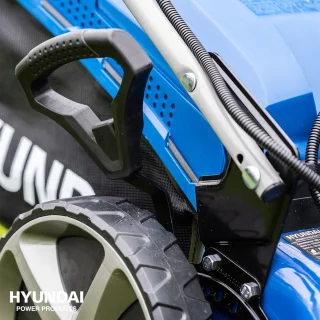 HYUNDAI grasmaaier benzine 51cm 196cc zelfrijdend