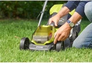 RYOBI ONE+ RLM18X33B40 Grasmaaier + OLT1825M Trimmer Pack 18V