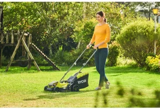 RYOBI ONE+ RLM18X33B40 Grasmaaier + OLT1825M Trimmer Pack 18V