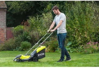 RYOBI ONE+ RLM18X33B40 Grasmaaier + OLT1825M Trimmer Pack 18V