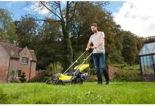 RYOBI ONE+ RLM18X33B40 Grasmaaier + OLT1825M Trimmer Pack 18V