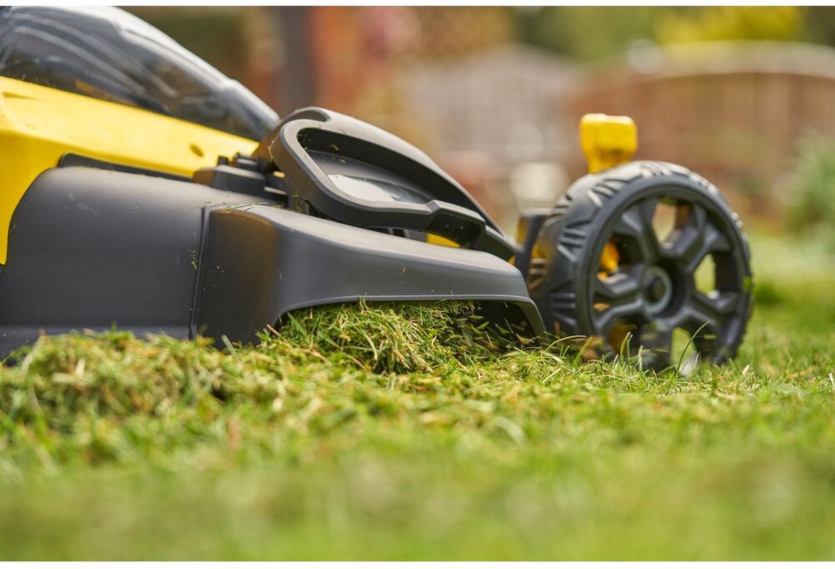 Wat vinden we goed aan de Stanley FATMAX V20 SFMCMW2651M Accu Grasmaaier 51cm