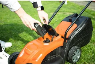 Yardforce LM C32A elektrische loopmaaier 20V