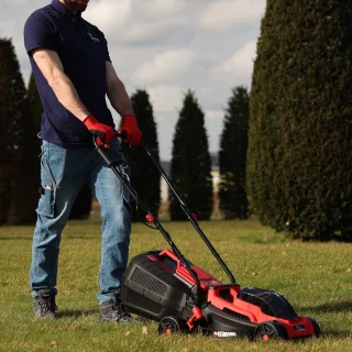 YARDIO Tools Grasmaaier Lawnmaster 320 21V 2x4.0Ah