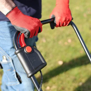 YARDIO Tools Grasmaaier Lawnmaster 320 21V 2x4.0Ah