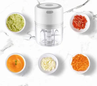 Elektrische Knoflook- & Groentehakker – USB Oplaadbaar – Draagbare Mini Chopper – hakmolen – groentesnijder – uiensnijder – 250ml – 40547