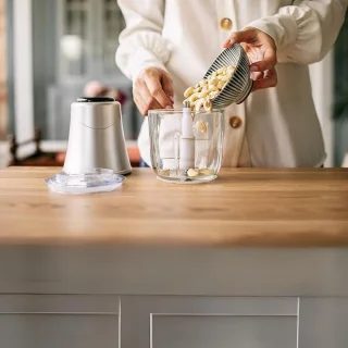 Hakmolen Elektrisch - Hakmolen Electrisch Met 600 ml Glazen Kom - Food Chopper Met 3 Titanium Messen – Keukenmachine - Groentesnijder – Mandoline – Vleessnijder