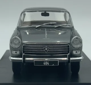 Peugeot 404 (1960) 1:24 schaalmodel