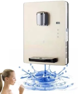 Directe waterdispenser muur goud