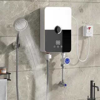 Elektrische doorstroomboiler doucheset