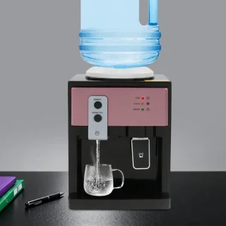 Elektrische waterdispenser roze