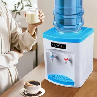 Elektrische waterdispenser warm en koud wit blauw