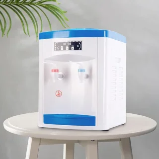 Elektrische waterkoeler en warme waterdispenser