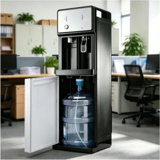 Heetwaterdispenser met onderlader flessen in zwart