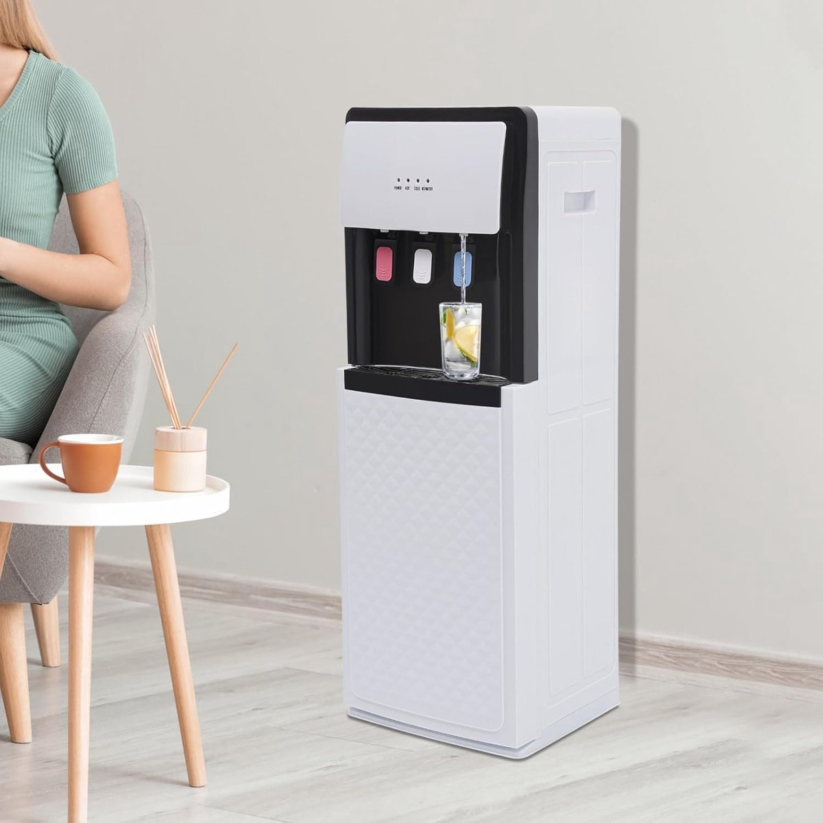 Wat vinden we goed aan de RFWR Bodem Waterdispenser 500W Warm & Koud