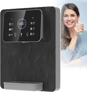 Warm en koud waterdispenser aan de muur wit