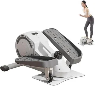Elliptische trainer onder bureau