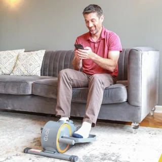 Elliptische trainer voor onder bureau