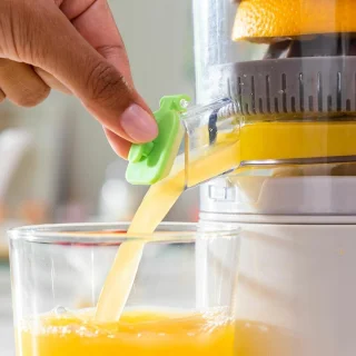 Oplaadbare elektrische sinaasappelpers 250 ml Luchtdichte antidruppeldop Elektrische sapcentrifuge Snelheid 22000 toeren per minuut Automatische uitschakeling - snel citruspersapparaat - makkelijk schoon te maken. sapcentrifuge groenten en fruit
