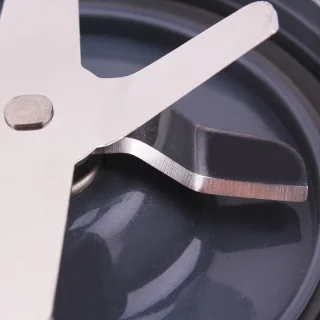 2x Vervanging extractormes - Mengbladen - Vervangende Onderdelen En Accessoires - Geschikt Voor Nutribullet 600w/900w - Blad Gemaakt Van Roestvrij Staal - Voor Eenvoudig Aan- En Uittrekken - Vervangende Sapcentr - grijs