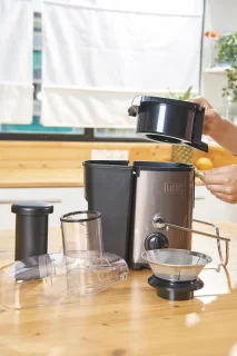 Black+Decker Sapcentrifuge 600W RVS