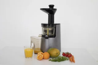 JuiceMe P-Series slowjuicer zilver