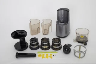 JuiceMe P-Series slowjuicer zilver