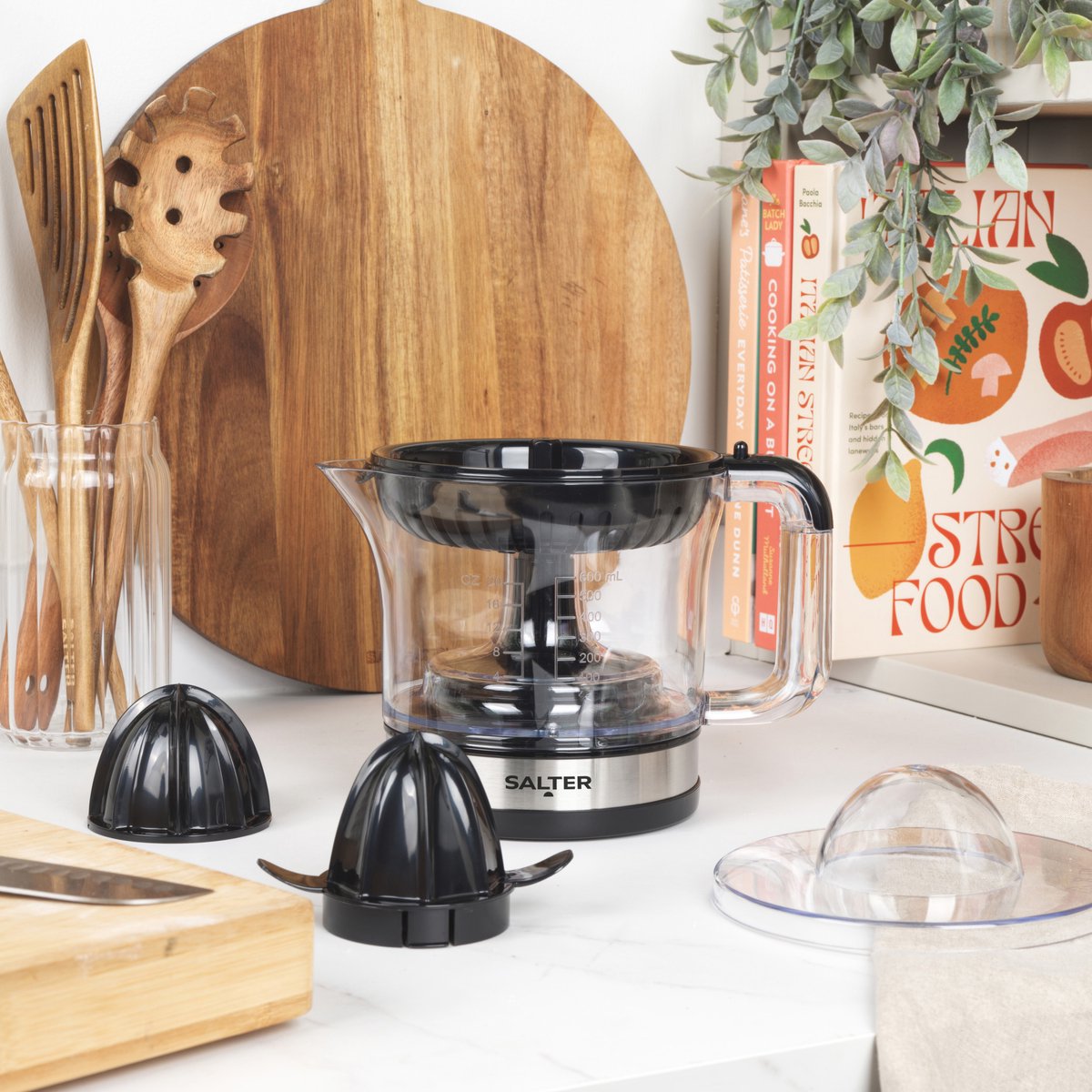 Wat vinden we goed aan de Salter elektrische vruchtenpers 600ml