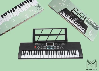 MoMiKa Kindvriendelijk Keyboard – 61 Toetsen, 32 Geluidsopties, Microfoon, 67,5 cm Breed - Stroom- en Batterijfunctie – Muziek Instrument - Eenvoudig in Gebruik – Ideaal Cadeau voor Kinderen!