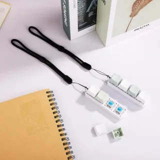 Merkloos Keyboard Clicker sleutelhanger, 2 stuks