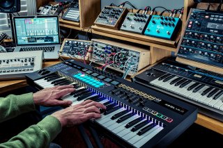 Wat vinden we goed aan de Novation 49SL MKIII MIDI-controller