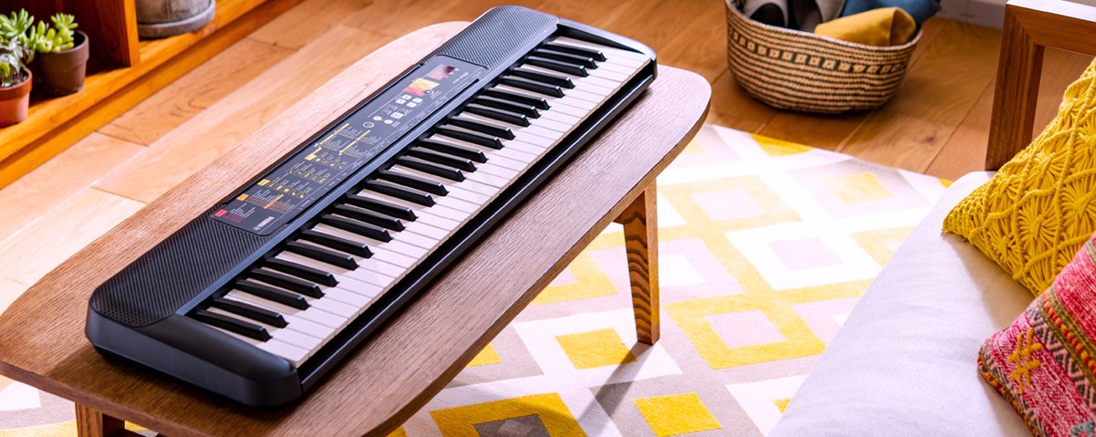 Yamaha PSR-F52 Keyboard